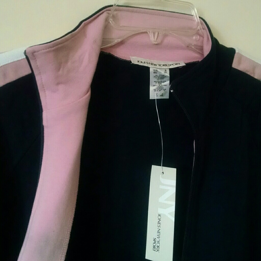 Beautiful jacket top - Picture 2 of 7